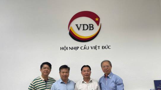 Nhật ký chuyến công tác của lãnh đạo Viện Khoa học và Giáo dục Đông Nam Á tại CHLB Đức (ngày 12)