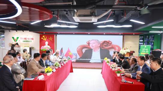 ISASE – ASG (Đức) tổ chức Hội thảo “Đi làm & Đi học sau Đại học” tại Đại học Trưng Vương và làm việc về mô hình 2+1, 2+2