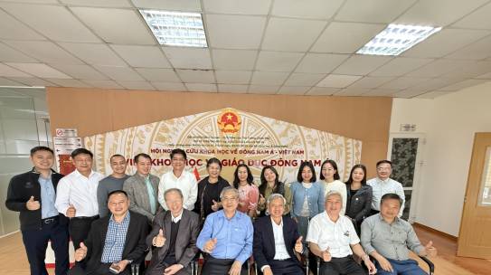 TỌA ĐÀM PHÁT TRIỂN KINH TẾ TÓC BẠC TẠI VIỆT NAM